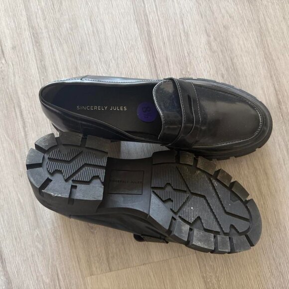 Women's Black Loafers - Picture 4 of 4